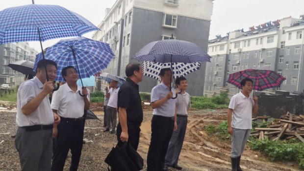 青州市人大常委會黨組書記、副主任楊云生同志在普通安置區召開現場辦公會